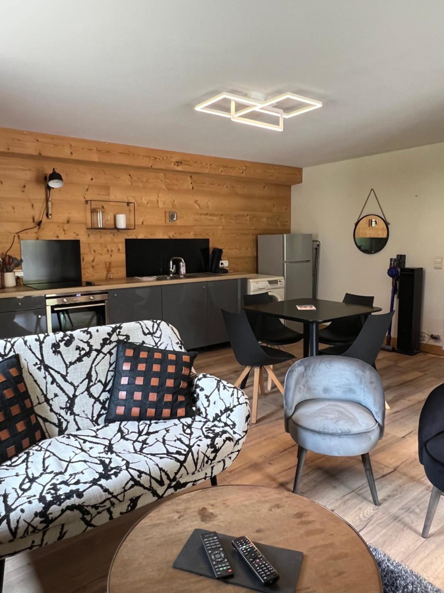 Neuf Chalet 4P Le Suet Jacuzzi Privatif Entremont Luaran gambar